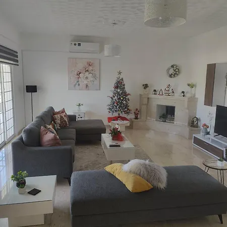 Apartment A & A House *